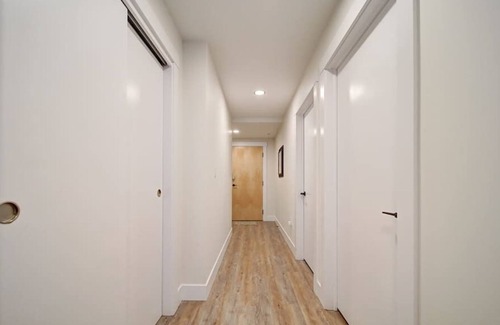 North End Condo | NEW New Luxurious Modern 2BR Condo Sleeps 5 Coffee, AC, WIFI