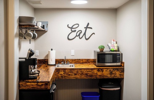 Spokane House | NEW - North Spokane Retreat - 2 Kings, 2 Bath - Remodeled June 2024