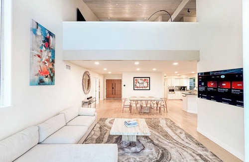 Western Malibu House | NEW! Ocean View Malibu Modern Home w/Mini Golf & Spa