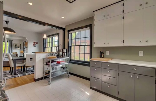 Old Southwest House | NEW Old Southwest Gem, Patio, Grill, Smart TV, 2 Desks + Fitness Equipmentnn