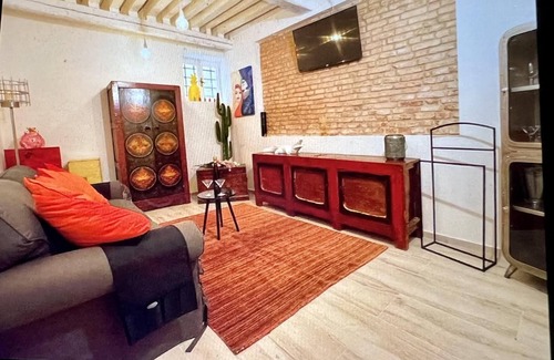 Dorsoduro House | NEW on VRBO! Luxury 3 beds Home. Great 4 Families & Friends. TOP LOCATION!
