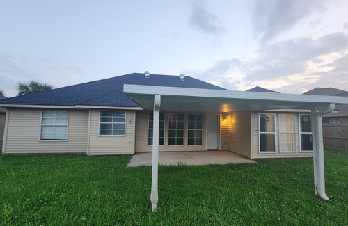 LaPlace House | New Orleans adjacent (20 min). 15 min to airport.