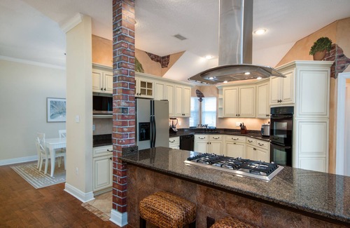 Slidell House | New Orleans Area 5BR 3.5ba with Gourmet Kitchen and Private Boat Dock