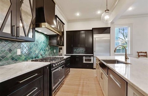 Audubon House | New Orleans: Uptown; elegant, luxurious, fun- loving living!