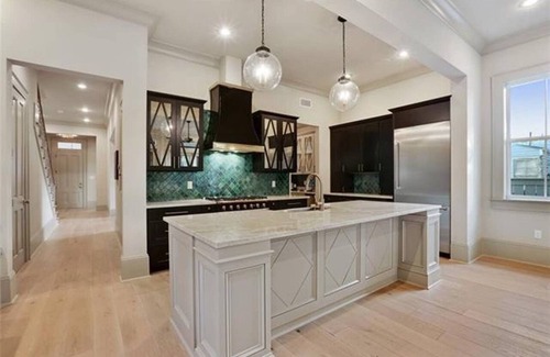 Audubon House | New Orleans: Uptown; elegant, luxurious, fun- loving living!