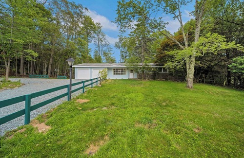 Liberty House | NEW! Private Charming Country Estate!