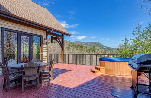 Gatlinburg - Pigeon Forge Cabin | NEW Private Mountain Retreat | Indoor Pool, Hot Tub & Views