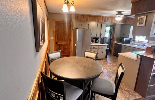 Branson House | NEW! Private Pickleball Court, Sauna, Large Yard; Classic STR, Heart of Branson