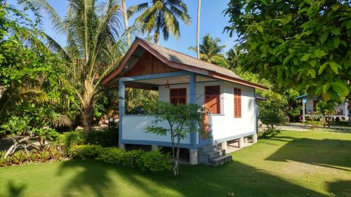 Nias Bed & Breakfast | New Raya - Nias Beach Bungalows