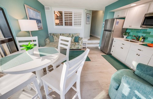 Windy Hill Condo | New Remodeled Corner Oceanfront Beach Cove, Pools!