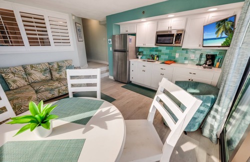 Windy Hill Condo | New Remodeled Corner Oceanfront Beach Cove, Pools!