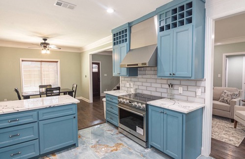 Dallas House | New! Remodeled Open Concept Home near Love Field, Oak Lawn, Medical District with Private Entry Gate