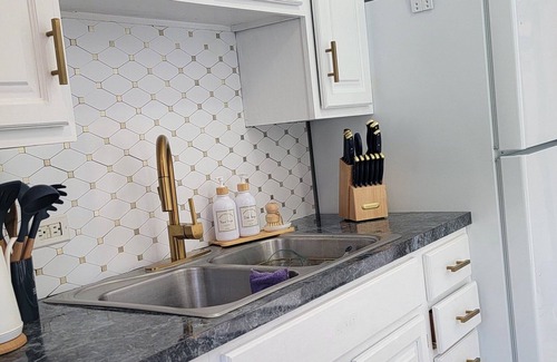 St. George's Condo | New! Rennovated 1-bedroom condo. Walk to beach & waterfront restaurants.