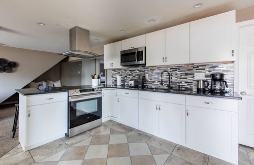 Todd Creek House | NEW Renovated Guest Suite | 30 min to DIA & DEN