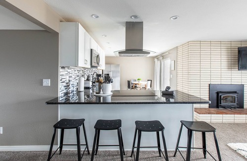 Todd Creek House | NEW Renovated Guest Suite | 30 min to DIA & DEN