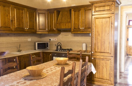 Sliema House | NEW! Renovated Maltese townhouse in SLIEMA
