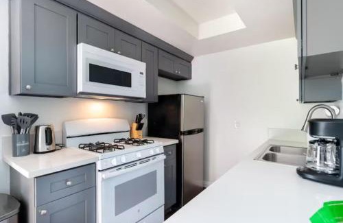 Alhambra Apartment | New Renovated Spacious 3 bedroom near DT Alhambra