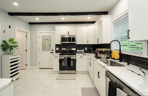 Worcester House | New renovation cozy house in Worcester