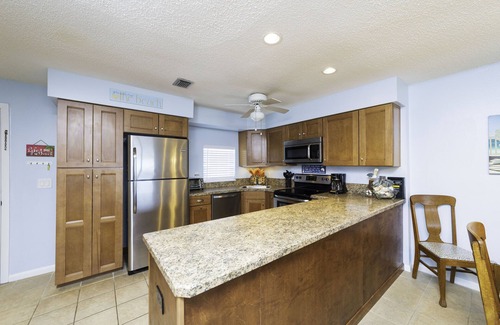 Crescent Beach Condo | New Rental! One bedroom unit With great ocean views!