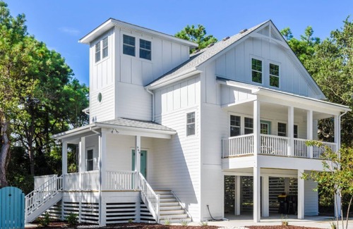 Monteray Shores House | New Reservations for Aug/Sept Enjoy dinner on us with $100 gift certificate delivered to your hom.
