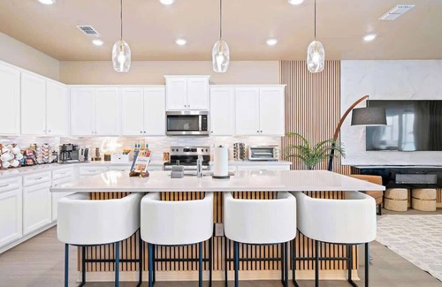 Four Corners House | New Resort, Private Pool & Spa, Outdoor Theater, Game Room, Minutes to Disney Wo