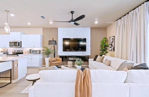 Four Corners House | New Resort, Private Pool & Spa, Outdoor Theater, Game Room, Minutes to Disney Wo