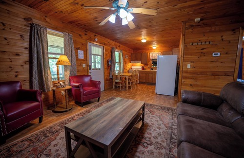 Hico Cabin | New River Gorge Cabin, hot tub and fireplace at the best area prices