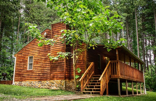 Hico Cabin | New River Gorge Cabin, hot tub and fireplace at the best area prices