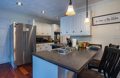 Summerlee House | New River Gorge Oasis-Hot Tub, Fire pit andGood Vibes