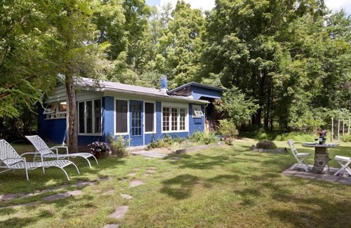 Woodstock Apartment | NEW! Rock City Writer's Studio: Bucolic Setting, Nordic Sauna, Walk to Town!