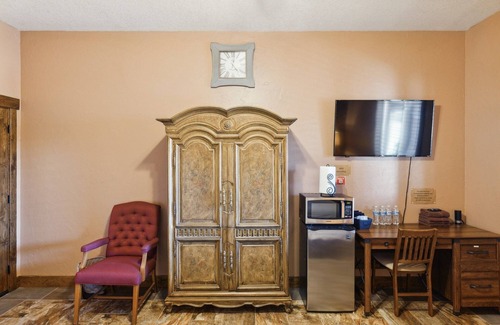 Colorado City Apartment | NEW! Room 13- Silver Reef by Zion Cliff Lodge