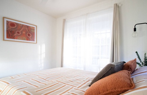 Nambour House | New Rosemount Treetops Retreat - Centrally Located to Beaches and Hinterland