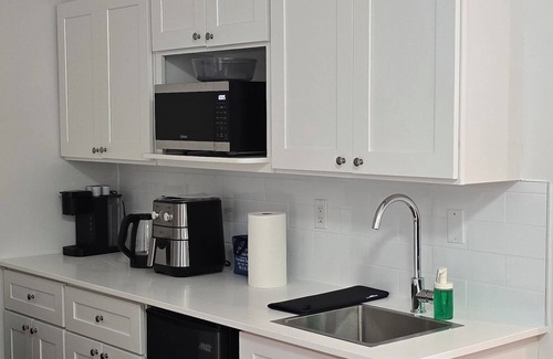 New Westminster Hotel | NEW ROYAL INN