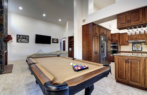 Paradise Valley Village Villa | NEW Scottsdalestays Multimillion Estate,Pool & Pickleball-Basketball Courts.