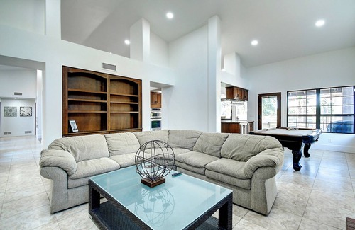 Paradise Valley Village Villa | NEW Scottsdalestays Multimillion Estate,Pool & Pickleball-Basketball Courts.