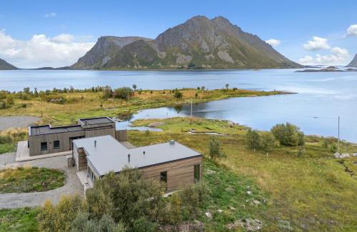 Vagan Villa | NEW - Seafront Luxury Villa near Henningsvær