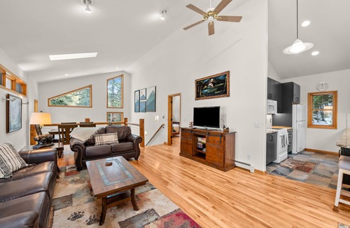 Downieville-Lawson-Dumont House | New! Secluded Forest Oasis - Backs up to National Forest - Fireplace