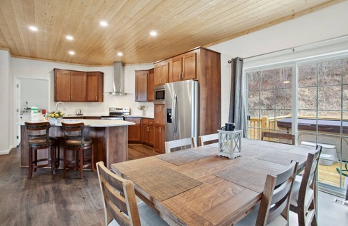 Vilas Cabin | New Single-Level Cabin Near Boone