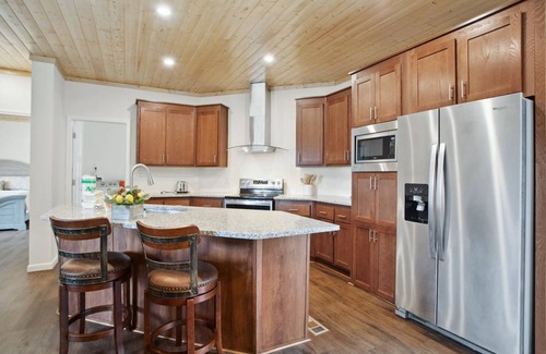 Vilas Cabin | New Single-Level Cabin Near Boone