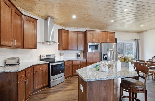 Vilas Cabin | New Single-Level Cabin Near Boone