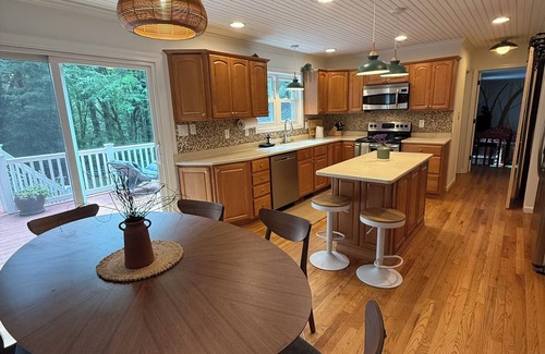 Royal Pines House | NEW! Sleeps up to 18, Games, Sauna, Pool, Spa, Fire Pit- South of Asheville
