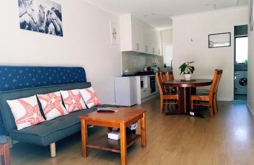 Pakuranga House | New Smart Home Nearby Plaza