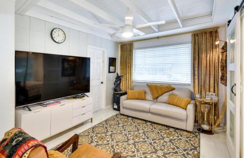 New Smyrna Beach House | New Smyrna Beach Cottage about 1 Mi to Downtown!