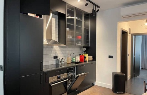 Lozenets Apartment | NEW SOHO 13 - TOP Center, black & white