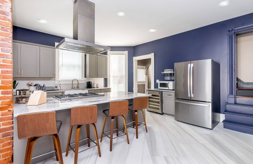 Beechmont House | *New* Sophisticated 4BR in Prime Central Location