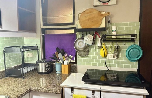 Pasig Apartment | NEW! Spacious 3BR Home with Fast Wifi & Pool