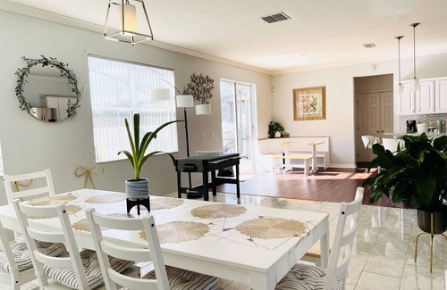 Windwood Bay House | NEW Spacious 4BR House w/private Pool near Disney*Big Group