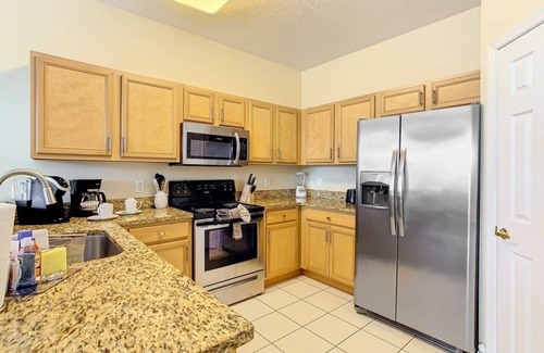 Calabay Parc Villa | NEW! Spacious 5BR Home w/ Private Pool+Spa in Scenic Davenport Location