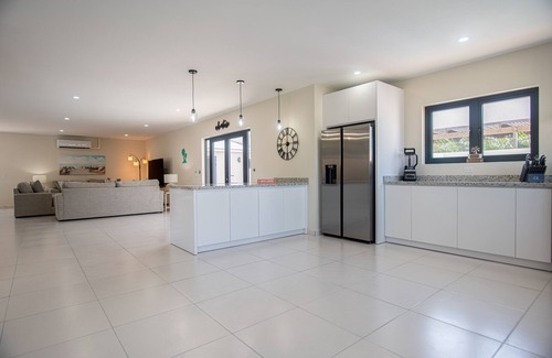 Palm Beach Villa | New Spacious 8-bedrooms 8.5 baths villa in the heart of Palm Beach. 🏖️👙