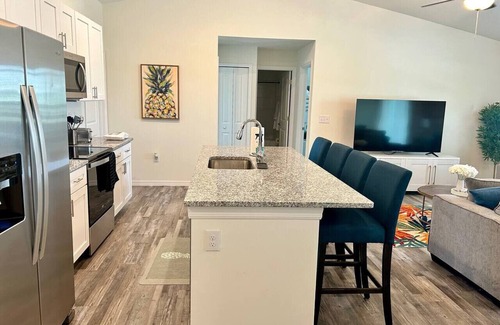 Diplomat House | New Spacious Home w/Heated Saltwater Pool & Private Pier!